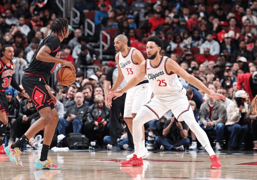 76人击败快船迎来两连胜