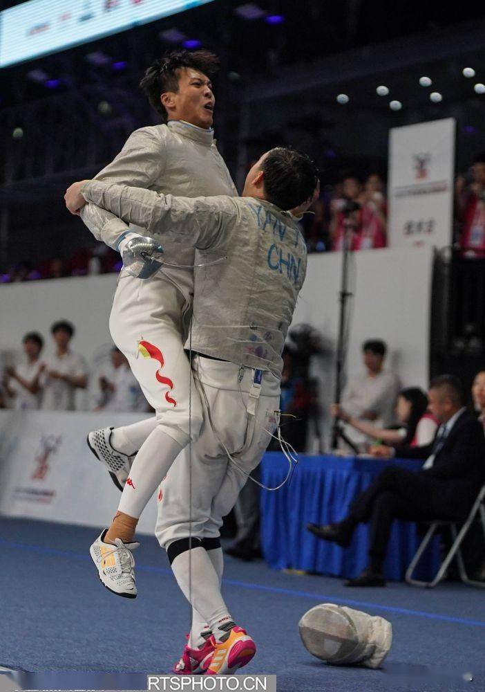 日本击剑选手成功逆袭，冲破重围的简单介绍