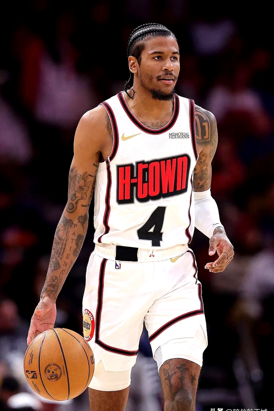 鹈鹕队外线射手火爆，成为比赛关键人物