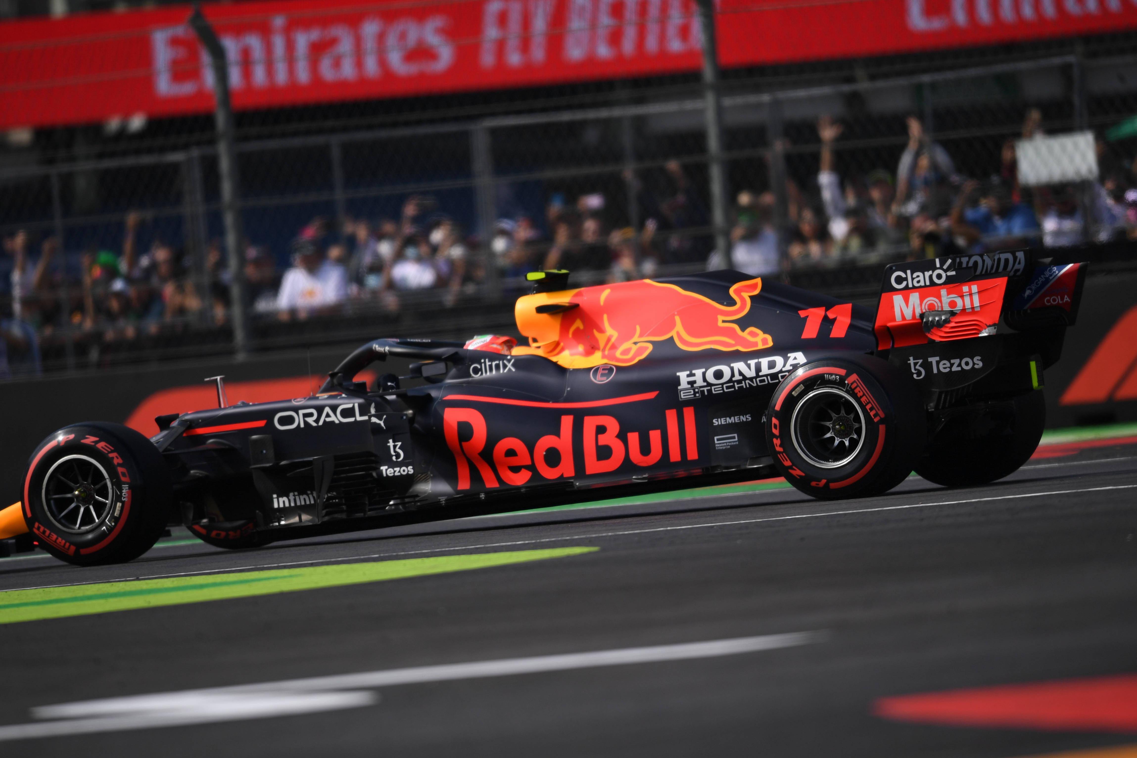 包含红牛车队轻取哈斯车队，阿隆索扛起全队的词条