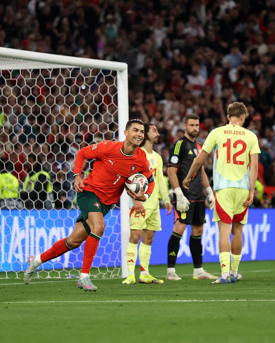 皇马轻取哥伦比亚，C罗状态火热