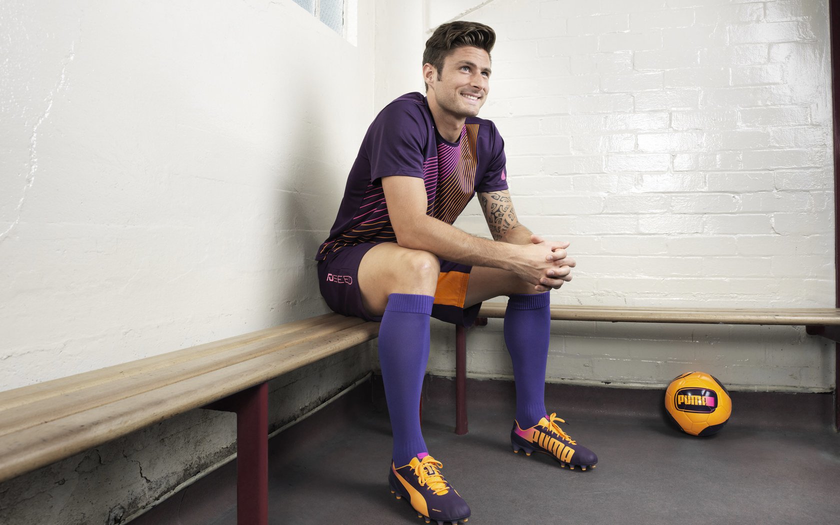 开云体育app-绿茵双面镜，贝蒂斯的中国节奏与阿尔瓦雷斯的大场面哲学